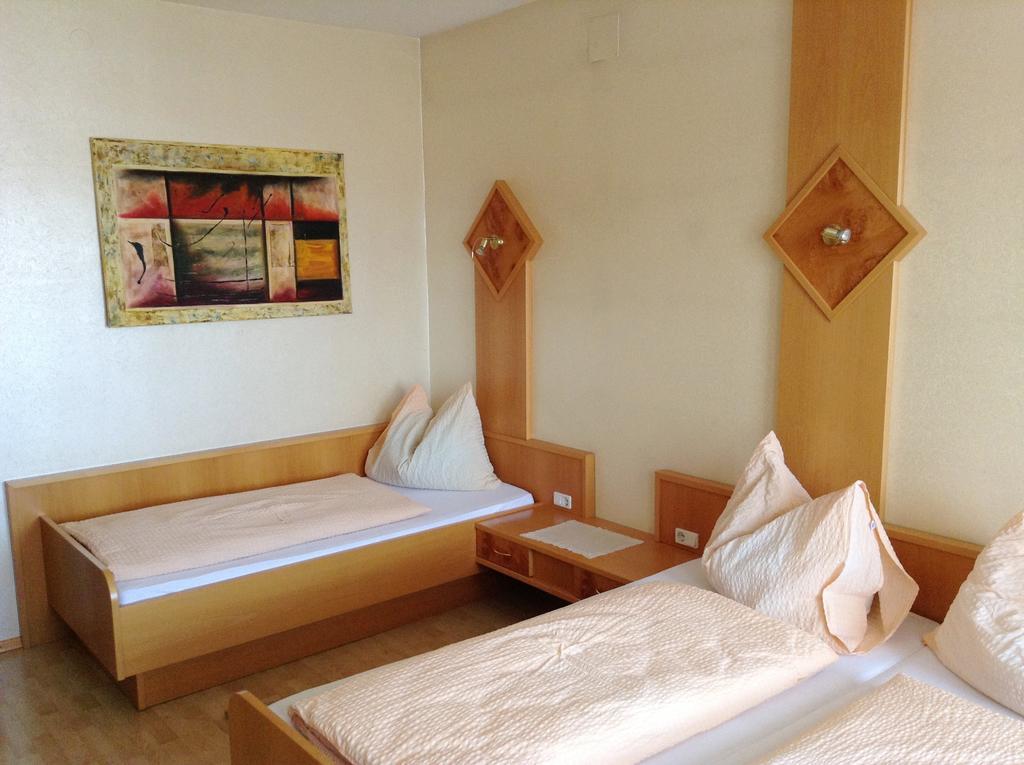 Gasthof Janits Burgau Room photo