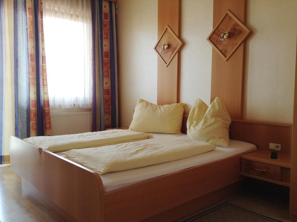 Gasthof Janits Burgau Room photo